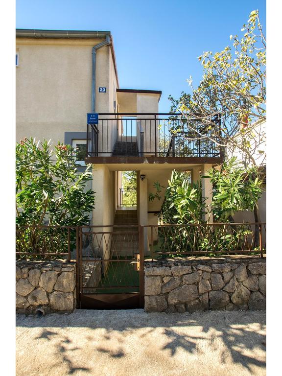 Apartments Velebit 스타리그라드 파클레니차 외부 사진